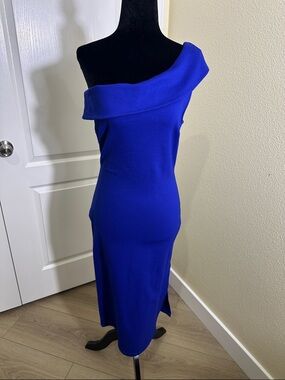 Lovely Day One-Shoulder Royal Blue Form Fitting Dress. Medium.